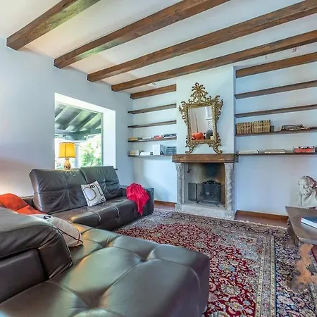 וילה Lakefront 1800s Private Dock, Art Luxury *