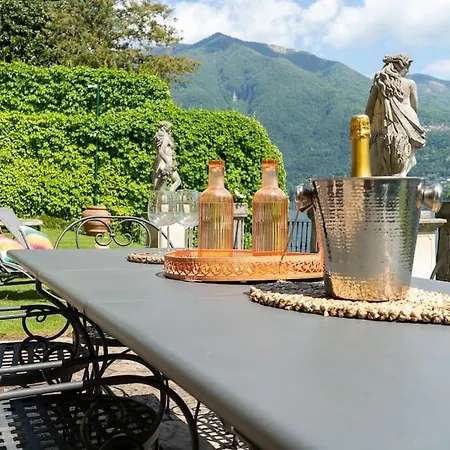 Lakefront 1800s Private Dock, Art Luxury *