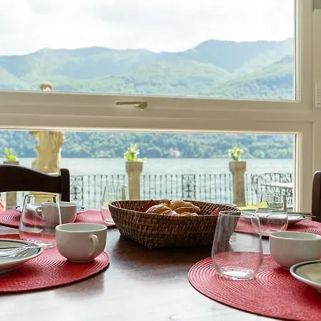 Lakefront 1800s Private Dock, Art Luxury 别墅