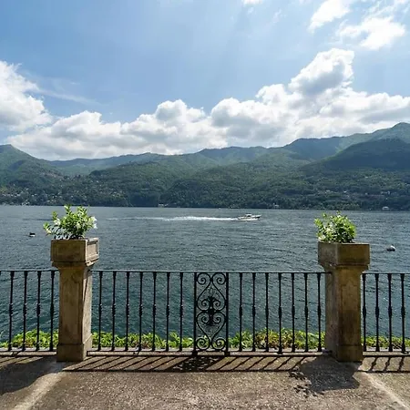 Lakefront 1800s Private Dock, Art Luxury 别墅